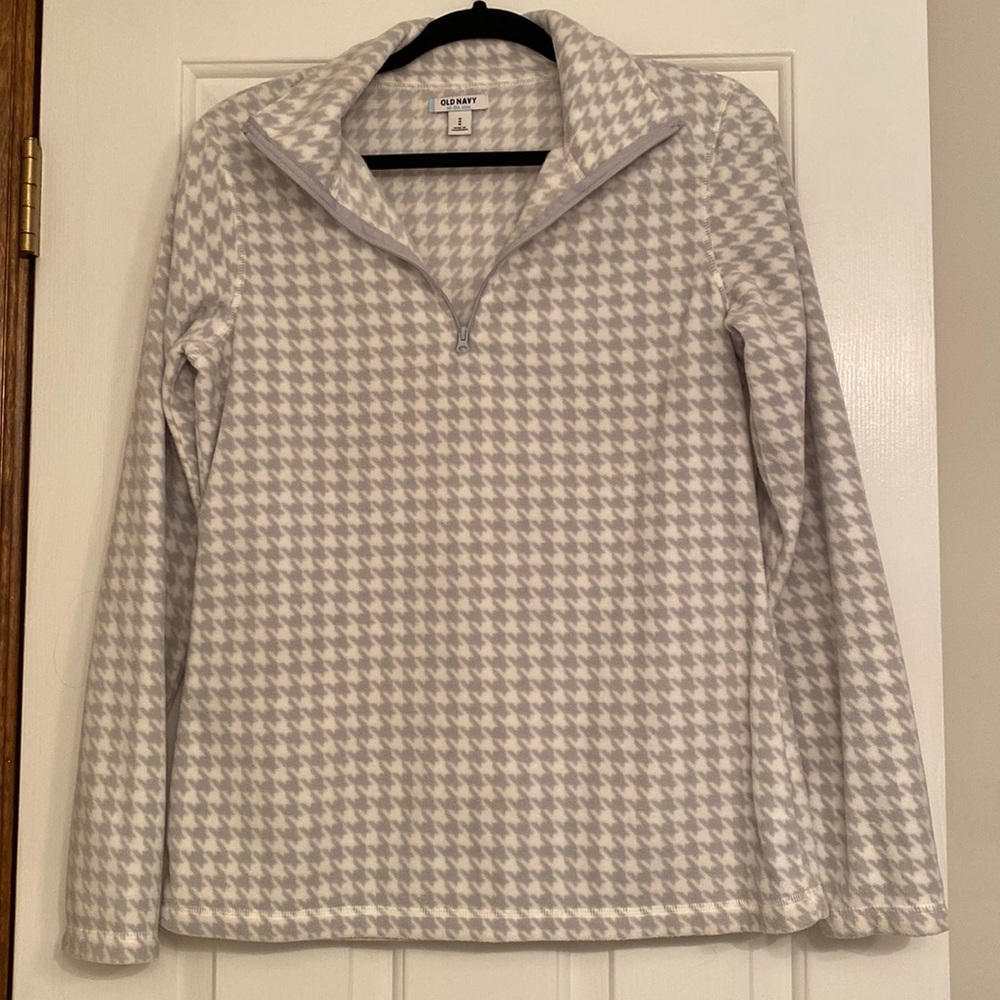 Old Navy Fleece Pullover - Medium - NWOT